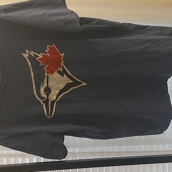 Blue Jay's large shirt - Picture 3 of 3